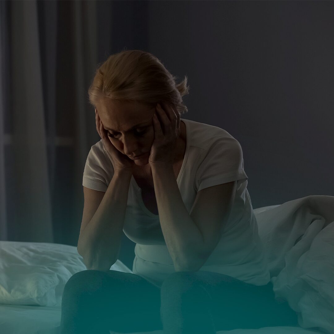 Adulto con problemas para dormir por la incotinencia.